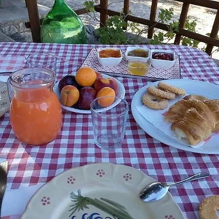 La Scapola Bed & Breakfast 4*