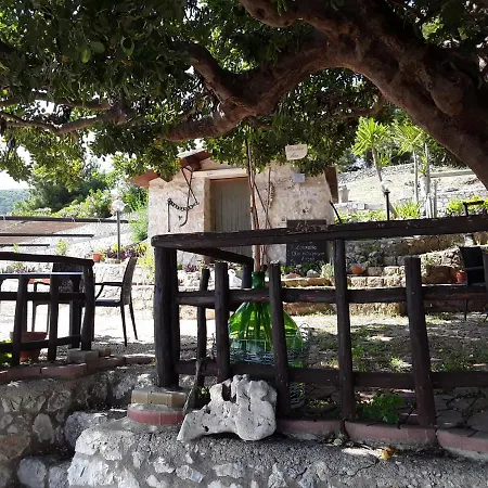 La Scapola Bed & Breakfast Mattinata