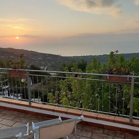 La Scapola Bed and Breakfast 4*